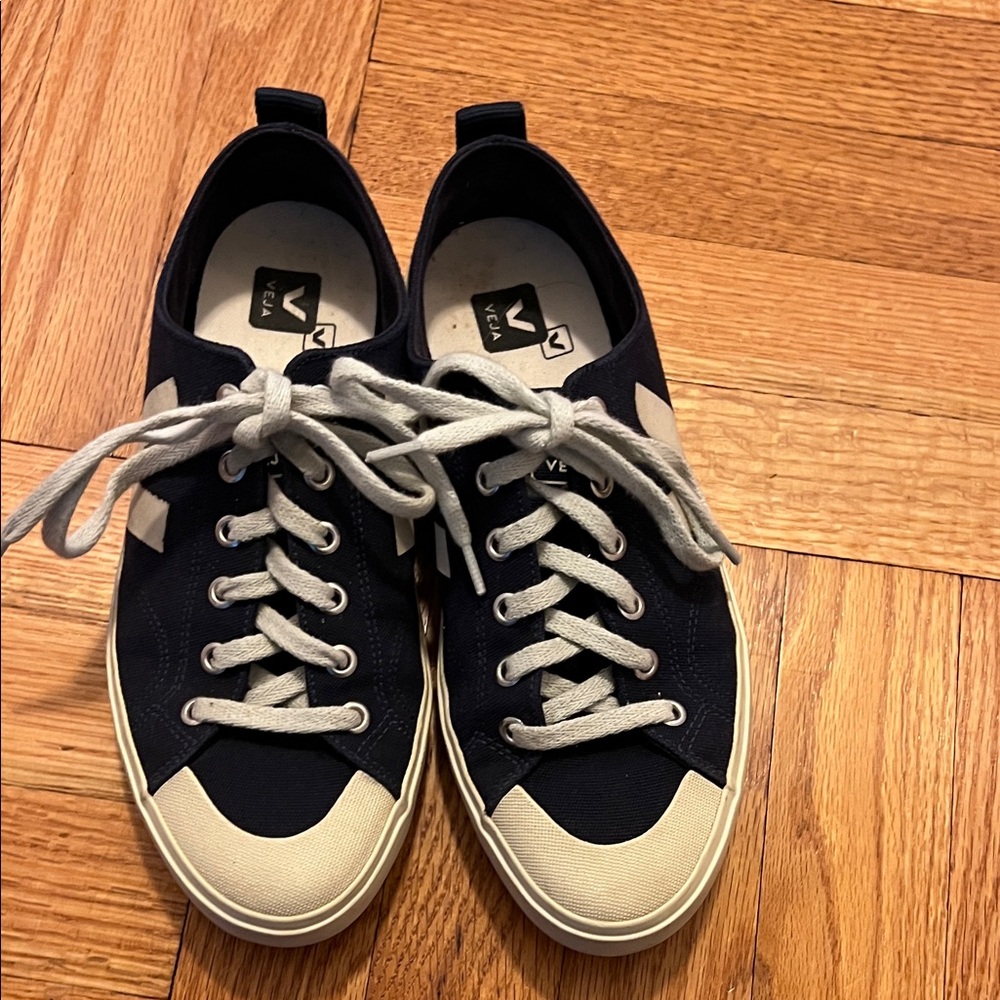 Veja Navy Canvas Sneakers - Picture 3 of 8